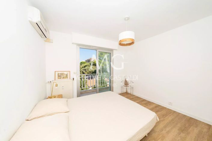 Image No.20-2 Bed Apartment for sale