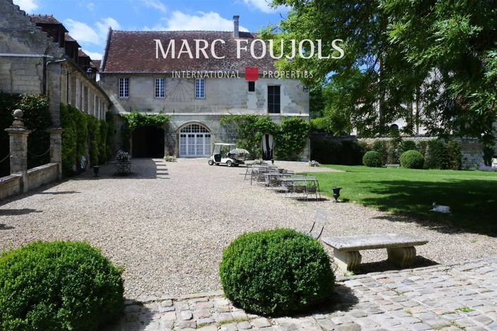 Image No.5-8 Bed House for sale