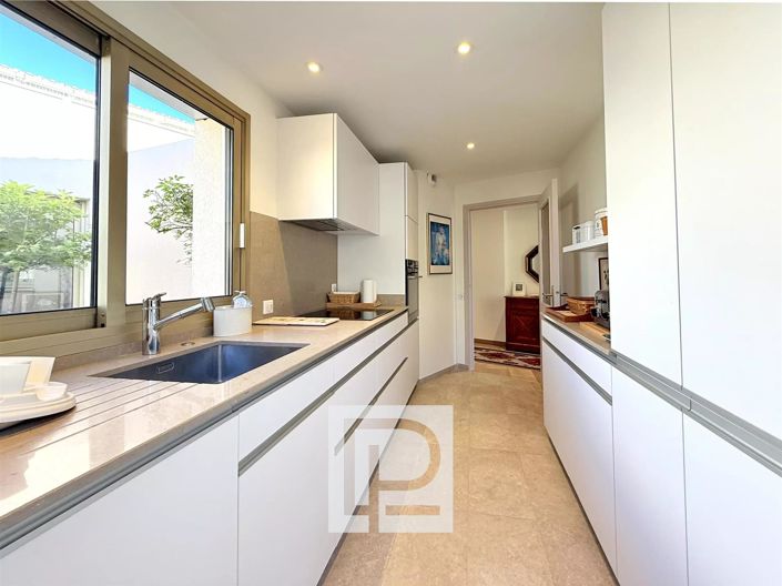 Image No.10-3 Bed Apartment for sale