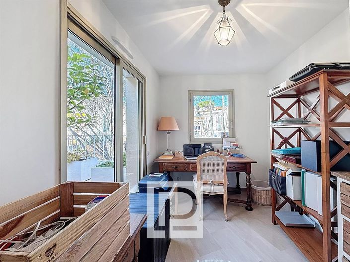 Image No.12-3 Bed Apartment for sale