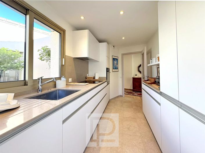 Image No.8-3 Bed Apartment for sale