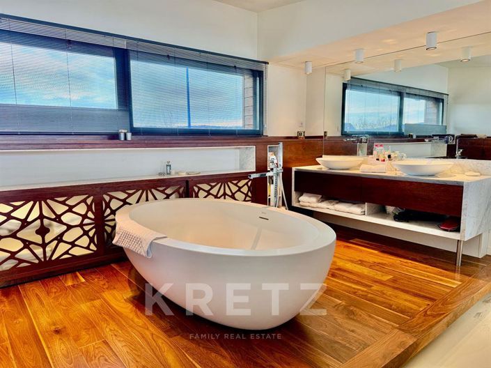 Image No.11-4 Bed House for sale