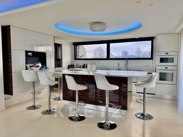 Image No.7-4 Bed House for sale