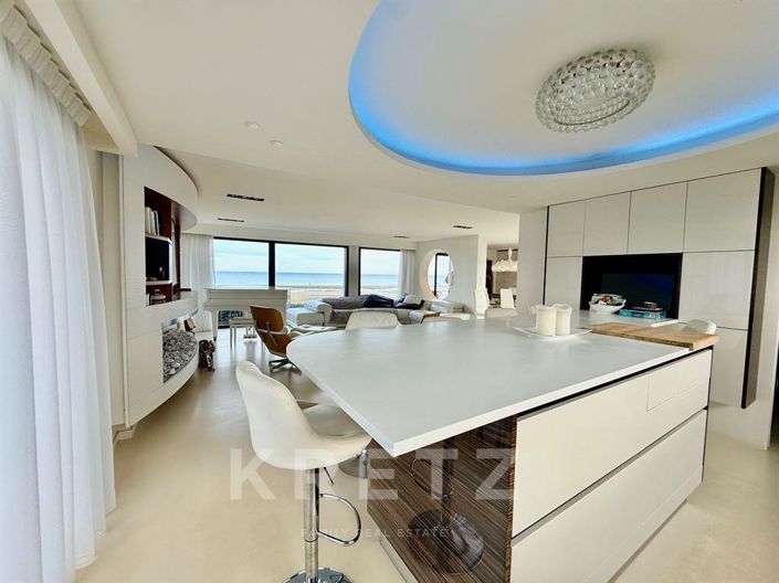 Image No.8-4 Bed House for sale