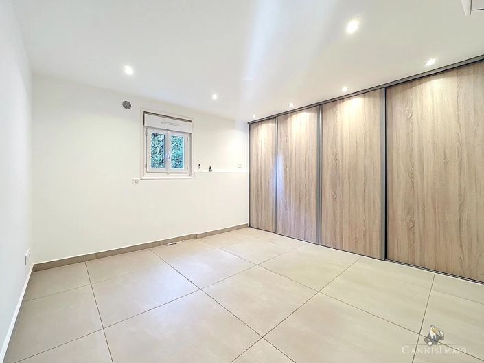 Image No.11-3 Bed Apartment for sale