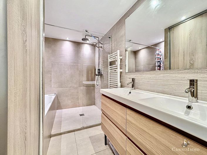 Image No.9-3 Bed Apartment for sale