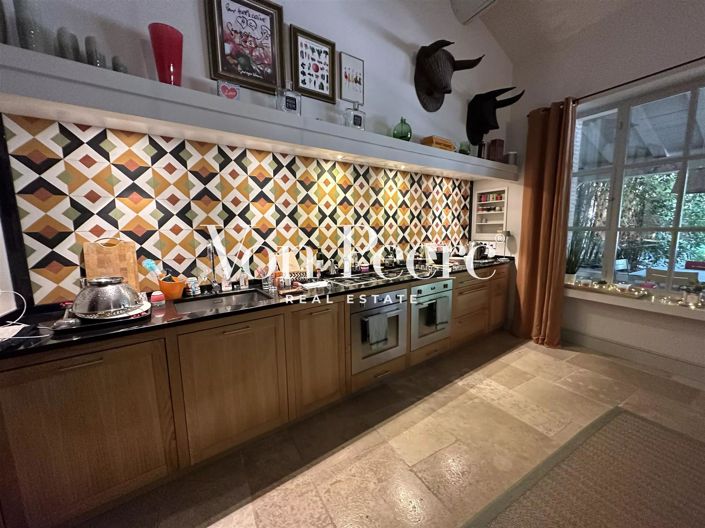 Image No.6-5 Bed House for sale