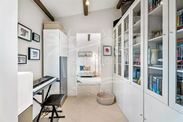 Image No.8-3 Bed House for sale