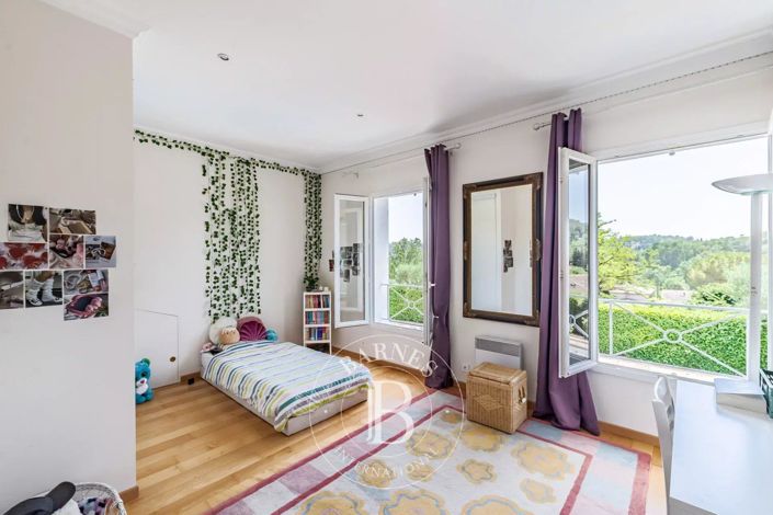 Image No.11-5 Bed House for sale