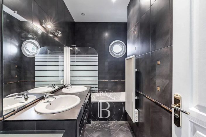 Image No.12-5 Bed House for sale