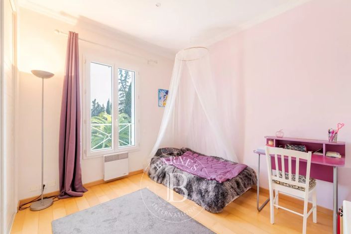 Image No.13-5 Bed House for sale
