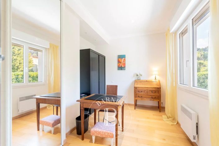 Image No.15-5 Bed House for sale