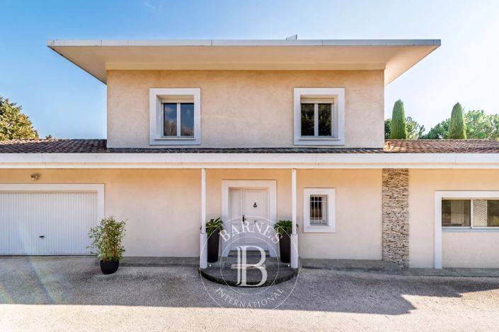 Image No.16-5 Bed House for sale