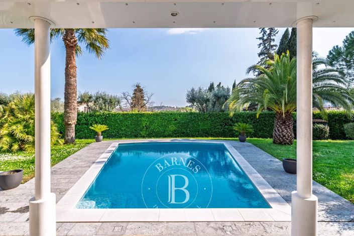Image No.2-5 Bed House for sale