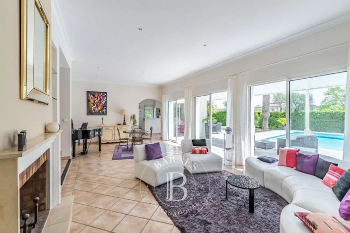 Image No.5-5 Bed House for sale