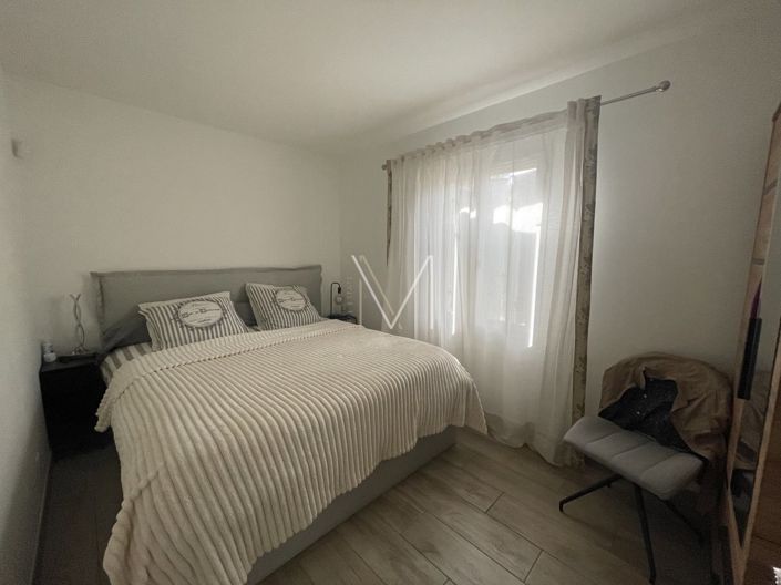 Image No.10-4 Bed House for sale
