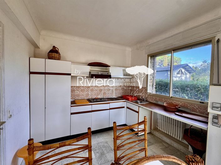 Image No.21-4 Bed House for sale