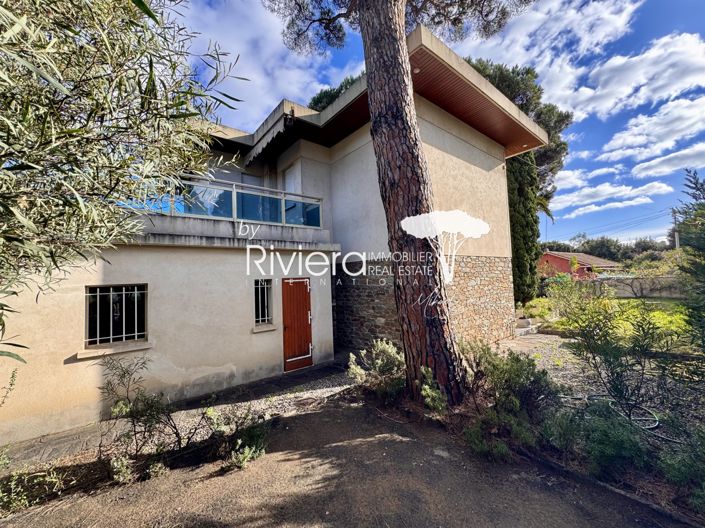 Image No.24-4 Bed House for sale