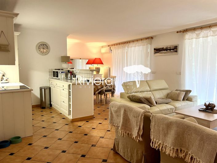 Image No.10-3 Bed Apartment for sale