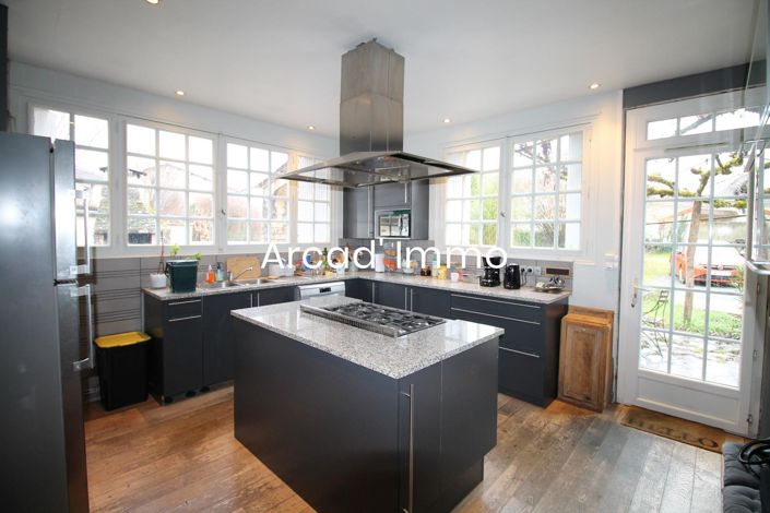 Image No.3-4 Bed House for sale