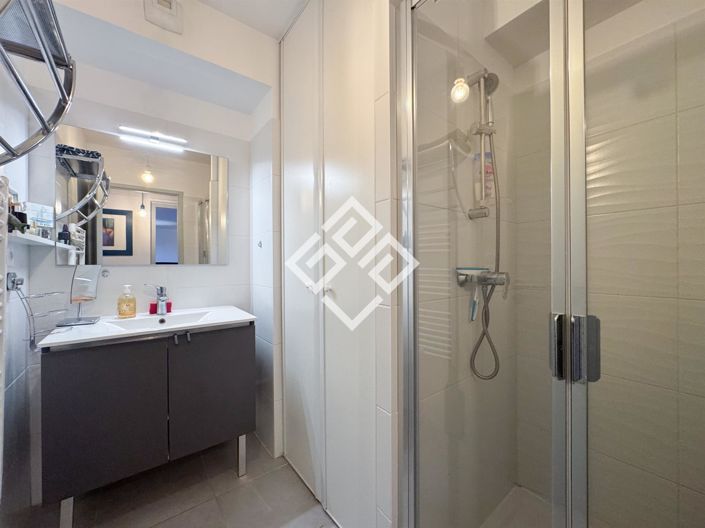 Image No.12-3 Bed Apartment for sale