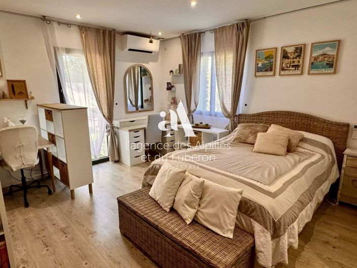 Image No.8-4 Bed House for sale