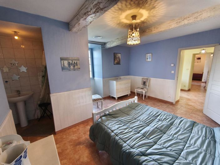 Image No.12-4 Bed House for sale