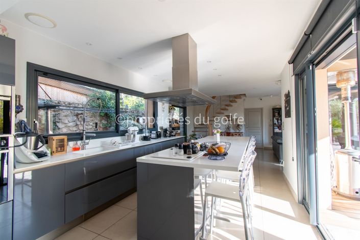 Image No.10-6 Bed House for sale