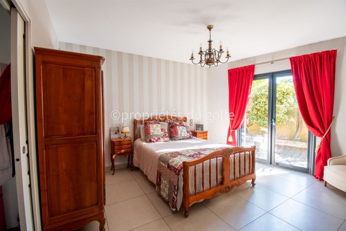 Image No.12-6 Bed House for sale