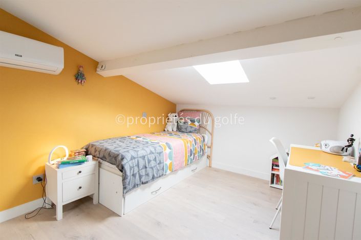 Image No.22-6 Bed House for sale