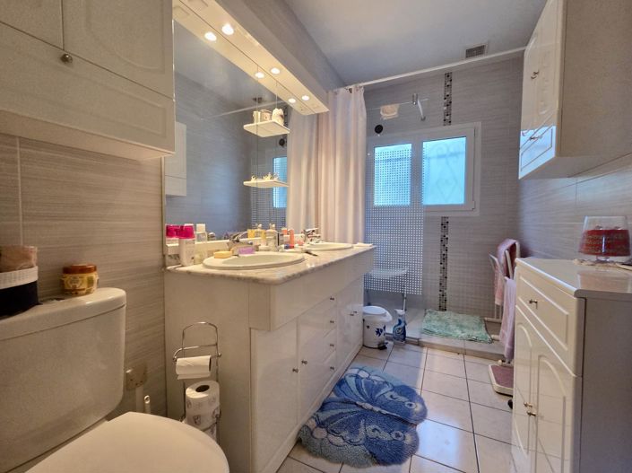 Image No.10-3 Bed House for sale