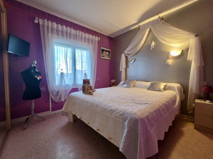 Image No.3-3 Bed House for sale