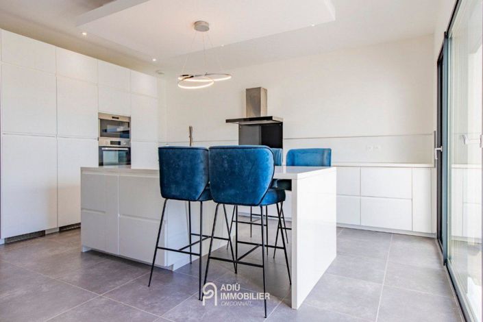 Image No.6-4 Bed House for sale