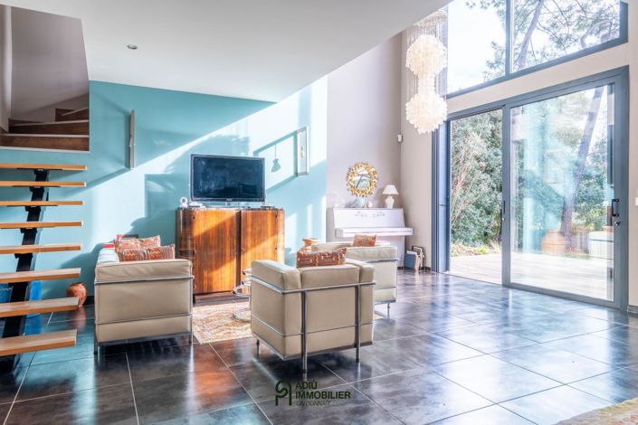 Image No.6-3 Bed House for sale