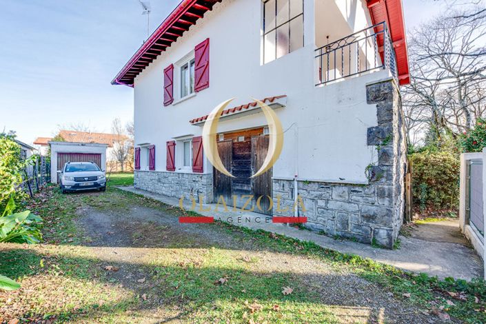 Image No.2-5 Bed House for sale