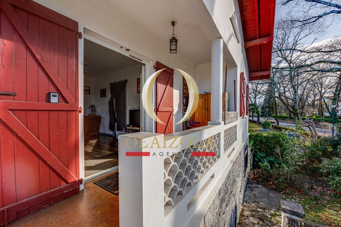 Image No.2-5 Bed House for sale