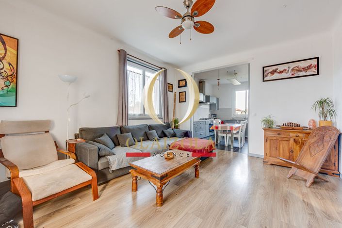 Image No.6-5 Bed House for sale