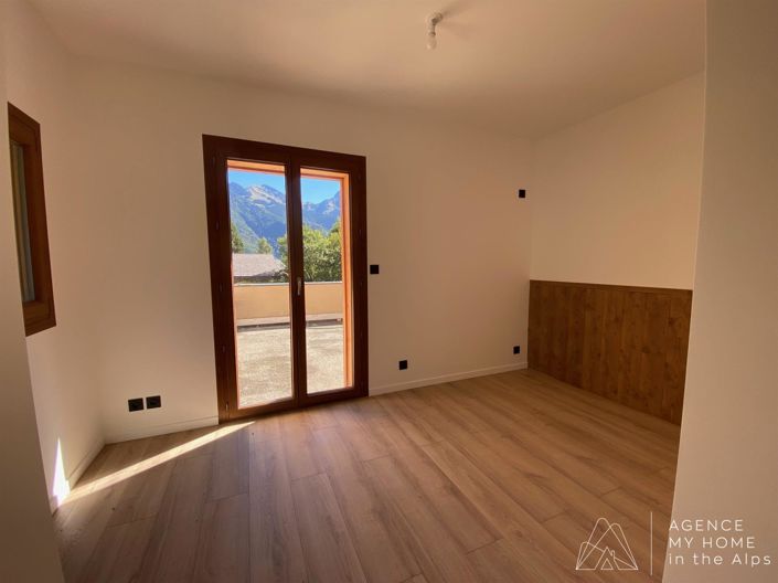 Image No.10-3 Bed Apartment for sale