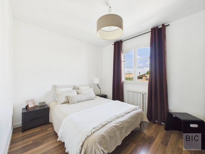 Image No.11-5 Bed House for sale