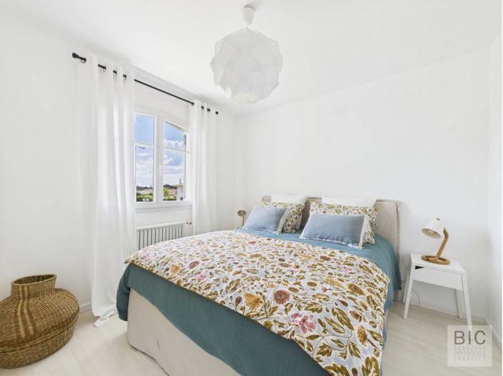 Image No.12-5 Bed House for sale