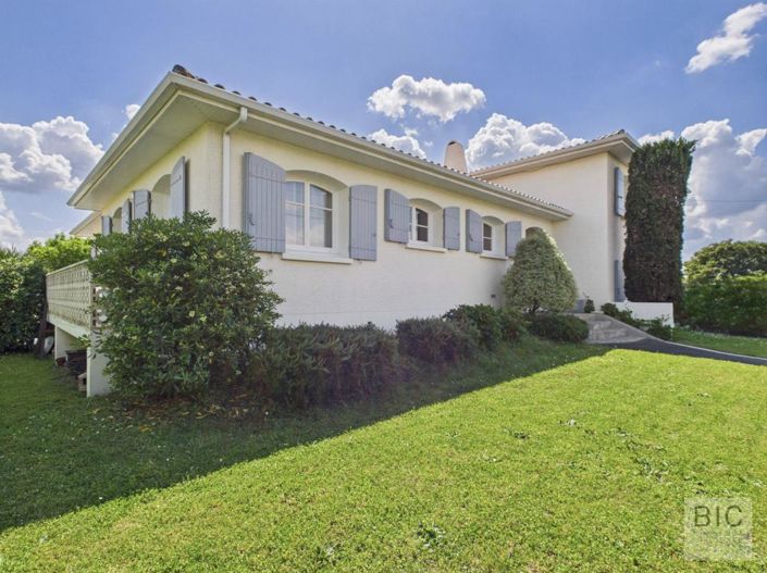 Image No.16-5 Bed House for sale