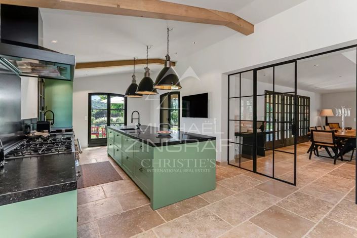 Image No.7-5 Bed House for sale