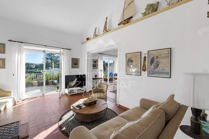 Image No.5-2 Bed House for sale