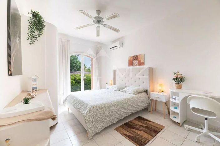 Image No.9-5 Bed House for sale