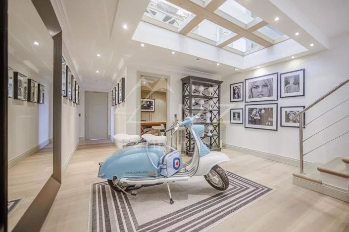 Image No.7-6 Bed House for sale