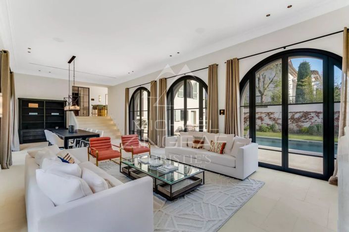 Image No.3-5 Bed House for sale