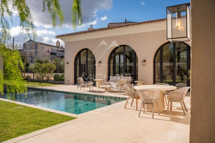 Image No.7-5 Bed House for sale