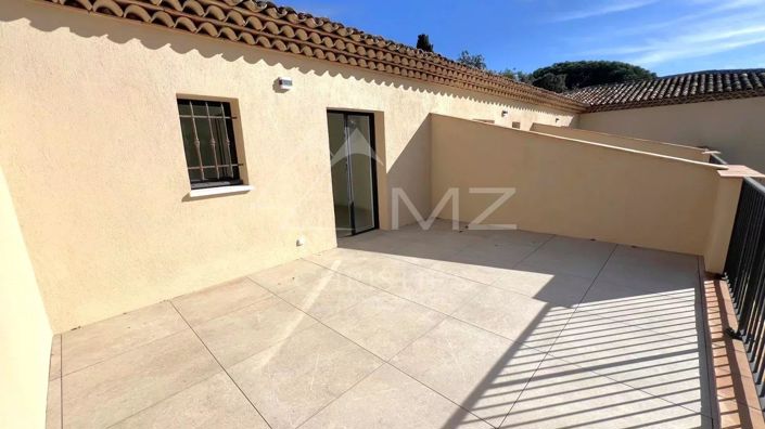 Image No.2-Maison de 2 chambres à vendre à Grimaud