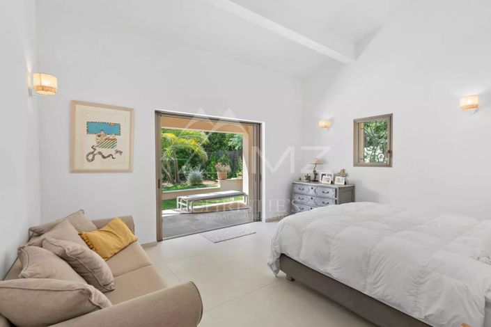 Image No.10-5 Bed House for sale