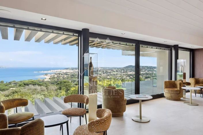 Image No.8-6 Bed House for sale